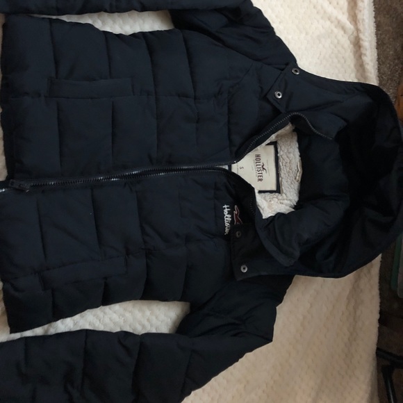 Hollister Jackets & Blazers - Navy Hollister puffy coat